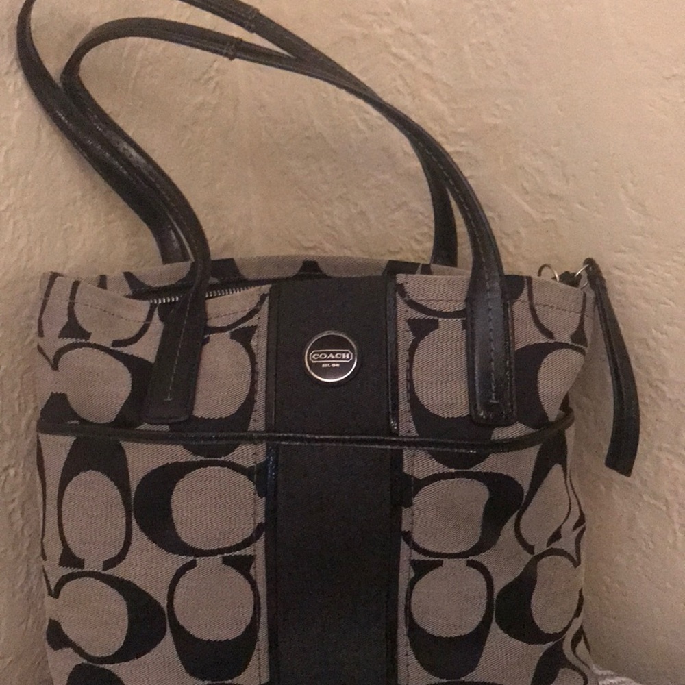 Coach medium tote bag